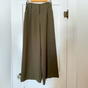 Palazzo trousers. Wears S and M. Fluid. Army green